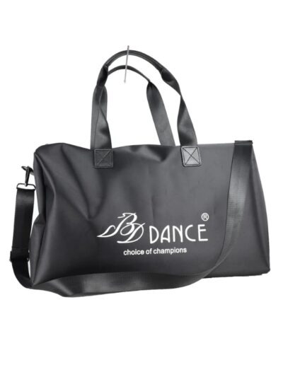 Otwarta torba taneczna BD Dance zapakowana butami do tańca, ubraniami i akcesoriami.