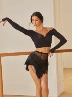 Top do Latino ZYM Line Crop Top 25105 – Czarna Sportowa Bluzka Treningowa