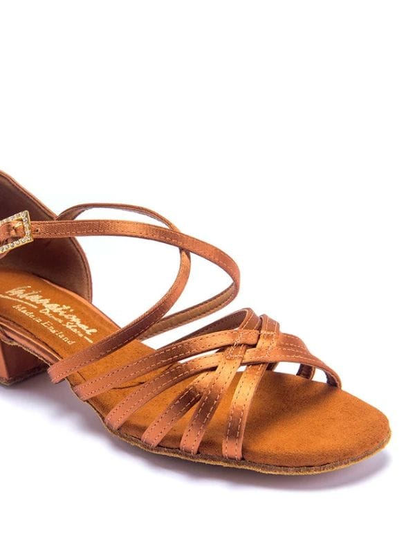 Buty do tańca dla dziewcząt Girls Flavia ze stabilnym obcasem klocek.
